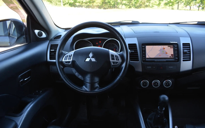 Mitsubishi Outlander cena 28900 przebieg: 221600, rok produkcji 2008 z Dzierzgoń małe 562